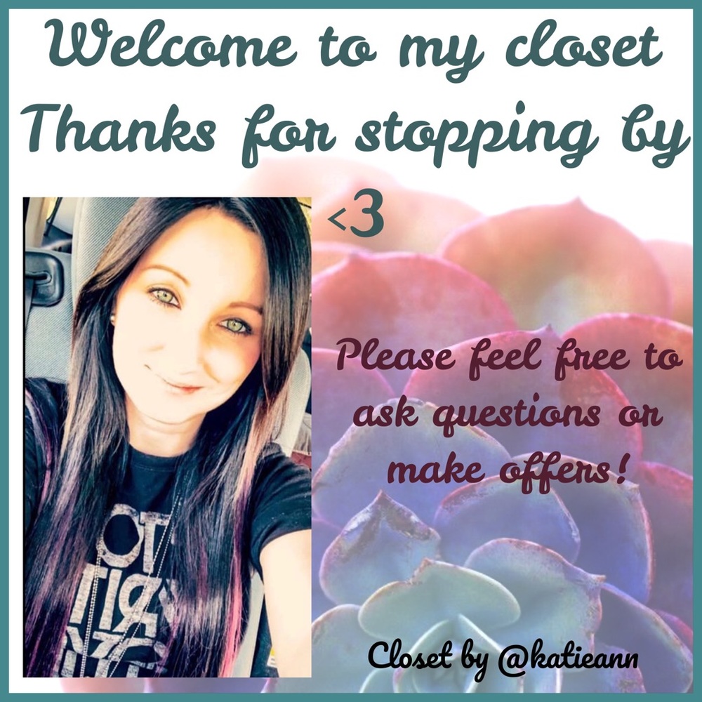 Welcome! I’m Katie. It’s lovely to meet you 🖤